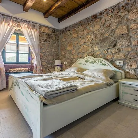 Romantic Bribir (Primorje-Gorski Kotar)